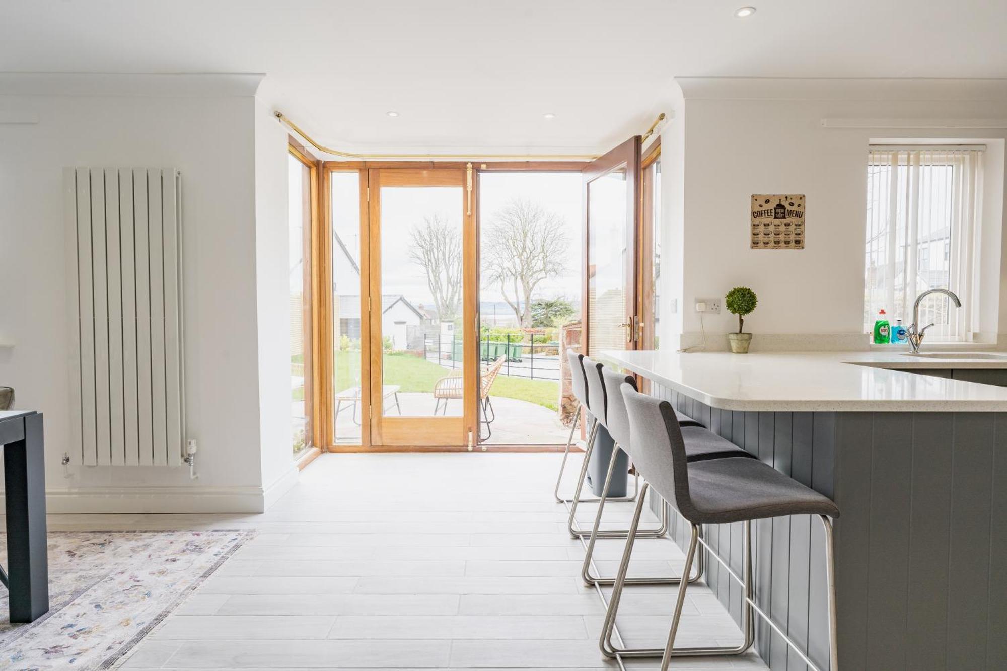 Beautifully Done 5 Bed Barn Conversion In Heswall - Sleeps Up To 10 المظهر الخارجي الصورة