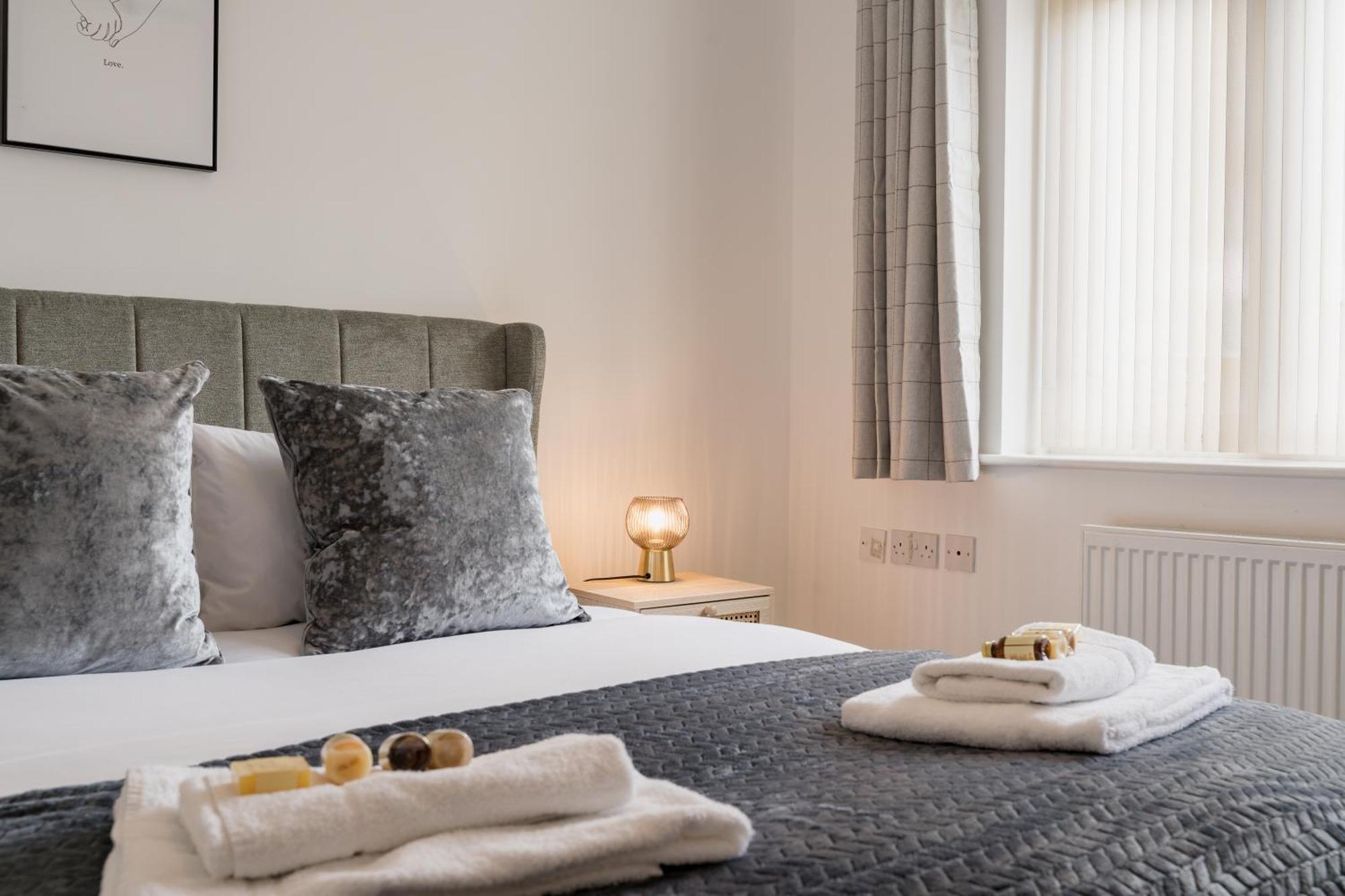 Beautifully Done 5 Bed Barn Conversion In Heswall - Sleeps Up To 10 المظهر الخارجي الصورة